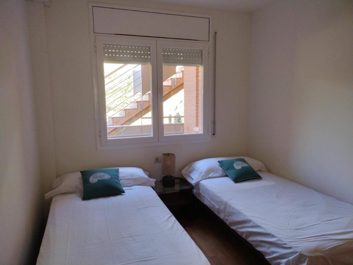 Encantador Apartamento Familiar 4 Px Con Terraza, Parking Y Wi-Fi En Llança Kültér fotó